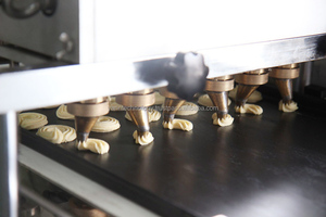 Machine de cuisson industrielle de biscuits Équipement professionnel de fabrication de biscuits Machine électrique de formage de biscuits - Product Image 4