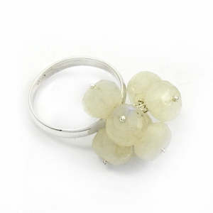 Anillo de Piedras Preciosas de Piedra Lunar Arcoíris Natural, Hecho a Mano con Plata de Ley 925, Estilo Bohemio con Múltiples Piedras Preciosas para Mujer - Product Image 1