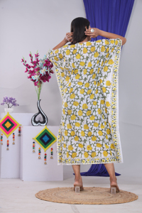 Vestido Kaftán de Algodón 100% con Estampado Floral Amarillo, Corte Regular para Mujer, Largo hasta la Rodilla, Manga Corta, Cuello en V, Transpirable, Formal para Invierno - Product Image 5