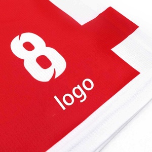 Conjunto de camiseta de baloncesto roja, uniforme de equipo sin mangas con cuello en V, kit deportivo estampado de secado rápido para entrenamiento y partidos - Product Image 3