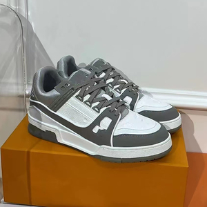 Chaussures de marche décontractées de luxe pour femmes et hommes, dessus en cuir véritable, logo brodé, semelle extérieure en caoutchouc antidérapante - Product Image 4