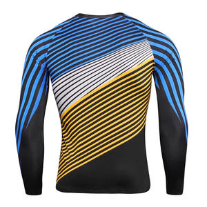 เสื้อคอมเพรสชั่นแขนยาวผู้ชาย สีดำ-น้ำเงิน พิมพ์ลาย แห้งเร็ว ทรงสปอร์ต แขนยาวเต็มตัว ดีไซน์แบบซับลิเมชั่น เหมาะสำหรับใส่ในฤดูร้อน - Product Image 6