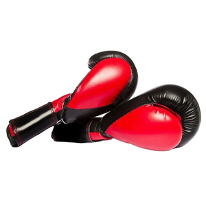 ถุงมือชกมวยผู้ชายสีพื้นคุณภาพสูงสั่งทำได้ตามต้องการ สีแดงและสีดำ หนัง PU สวมใส่สบาย รับผลิตแบบ OEM - Product Image 3
