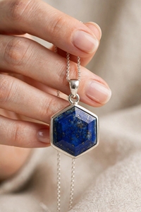 Collier Pendentif Hexagonal en Lapis Lazuli Naturel en Gros, 20MM, Finition Laiton Argent Or Or Rose, Chaîne Câble Personnalisée avec Pierre Précieuse - Product Image 3