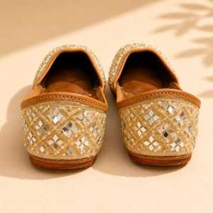 Wholesale Ladies Khussa Traditional Pumps Handmade Pakistani Flats Elegant Embroidered Wedding Ethnic Shoes Factory Supply - Product Image 2