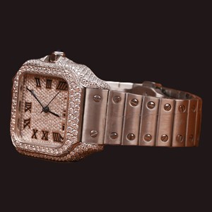 Montre de style moderne avec boîtier carré serti de moissanite, chiffres romains, cadran entièrement serti de pierres, bracelet en acier inoxydable - Product Image 2