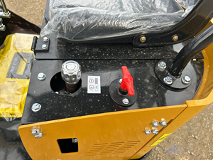 Mini-excavatrice sur chenilles CFG H13R fiable, modèle 2026, pour l'aménagement paysager, les travaux publics et la préparation des chantiers - Product Image 2