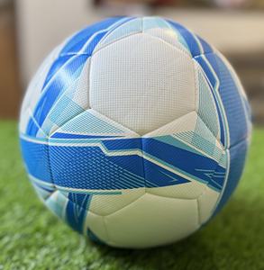 Balones de Fútbol Resistentes HIT HARD Modelo 30112020 con Rebote, Resistentes al Desgaste y Cómodos para Uso en Interiores/Exteriores 0.41-0.45kg - Product Image 4