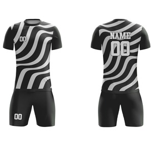Uniforme de football pour hommes à manches courtes, logo personnalisé, couleur unie, tissu 100% polyester respirant, qualité supérieure OEM - Product Image 5
