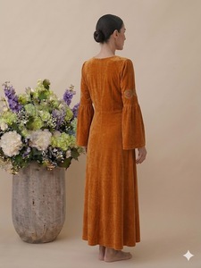 Vestido Largo de Terciopelo Estilo Boho con Bordado Floral, Manga Larga, Cuello Redondo, Corte Holgado, Ropa Casual de Otoño - Product Image 4