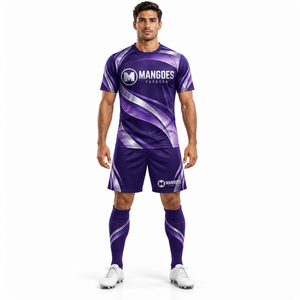 Tenue de football professionnelle, maillot et short assortis, kit d'équipe, tissu respirant, 100% polyester, écologique, personnalisable - Product Image 3