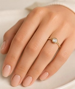 Anillo Solitario Minimalista de Oro Sólido 10K 14K 18K con Moissanita y Diamante Redondo Cultivado en Laboratorio con Certificación IGI, Venta al por Mayor - Product Image 4