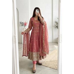 Traje Tradicional para Mujer para Cada Ocasión Especial, Compre Directamente del Proveedor a Precio de Fábrica - Product Image 2