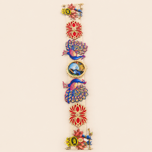 Décoration de porte artisanale en acrylique, motif Krishna, paon et lotus, style Bandhanwar Toran, pour fêtes, mariages, Pooja et décoration intérieure. - Product Image 2