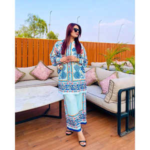 Ensemble coordonné de style bohème chic pour soirée, avec imprimé numérique sur tissu en mousseline - Product Image 3