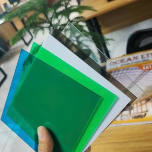 Panel de Policarbonato Sólido Premium, Resistente a Impactos, Aislamiento Térmico, Alta Transmisión de Luz, Duradero para Acristalamiento en Construcción - Product Image 4