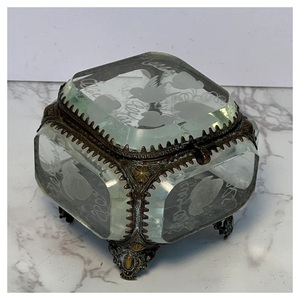 Boîtes à bijoux modernes en verre biseauté en laiton |   Boîte de rangement pour bijoux en verre, fabriquée à la main, en laiton antique moulé sous pression, couleur et dimensions personnalisées - Product Image 6