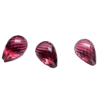 Pierres précieuses synthétiques rose aigue-marine et rubis, coupes poire et marquise, en vrac, avec traitement thermique et effet optique étoilé, 22,50 carats
