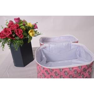 Bolsa de Maquillaje Acolchada de Algodón con Diseño Floral, Bolsa de Cosméticos Hecha a Mano, Organizador de Viaje con Cierre, Ideal para Regalo, Grande y Portátil - Product Image 5