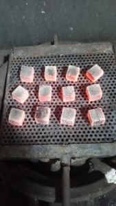 Charbon de coco de qualité supérieure fabriqué en Indonésie à partir de ressources naturelles - Product Image 2