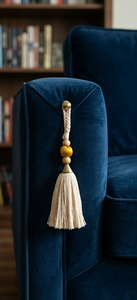 Porte-clés de luxe à pompon pour clés de voiture, style bohème, pendentif décoratif, pompon en tissu beige avec anneau métallique - Product Image 3