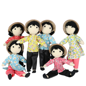 Muñeca Tradicional Vietnamita Ao Dai Hecha a Mano y Ecológica, THU32, Sombrero Cónico de Algodón de Calidad, Articulado, para el Año Nuevo Chino - Product Image 1