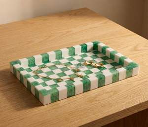 Bandeja de Servir de Resina Hecha a Mano de Lujo con Diseño a Cuadros Verde y Blanco |   Organizador Rectangular Moderno y Plato para Exhibición de Joyas - Product Image 1