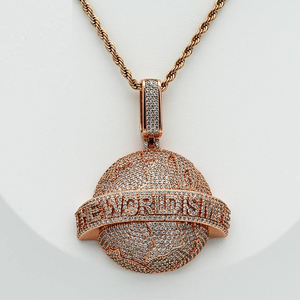 Pendentif Iced Out World Is Yours en Moissanite et Diamant, Argent 925, Collier Statement Hip Hop - Product Image 1