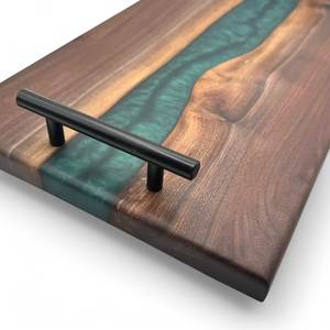 Nouveaux designs de plateaux de service ronds en bois d'acacia et résine naturelle, faits à la main et jetables - Product Image 1