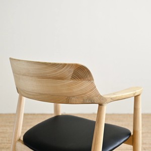 Silla de Comedor Moderna con Brazos, Estructura de Madera de Teca Sólida y Tapicería de Cuero PU Impermeable para Uso en Interiores/Exteriores en Apartamentos - Product Image 3