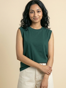 Débardeur Vert Quotidien pour Femme – Col Rond Sans Manches, Coupe Ample Décontractée, T-shirt Basique Doux et Confortable, Tenue Tendance et Relaxante - Product Image 1