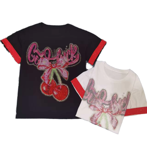 T-shirt pour femme à imprimé pailleté cerise et nœud, col rond, manches courtes, en coton tricoté à sequins, style doux, toutes saisons, coupe classique - Product Image 1