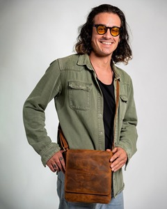 กระเป๋าสตางค์หนังแท้ราคาประหยัด ดีไซน์บางเฉียบสำหรับผู้ชาย มีช่องใส่บัตรหลายช่อง ช่องใส่เงินสด และเหมาะสำหรับใช้ในชีวิตประจำวัน โดย M/S SHAAD HANDICRAFTS - Product Image 2