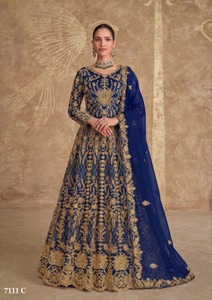 Purple Embroidered Polyester Indian Pakistani Set Lehenga Choli <b>Net</b> <b>Dupatta</b> Floor-Length Reversible Formal Wedding Banquet - Product Image 3