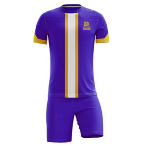 Vêtements de sport en polyester 100% fabriqués au Pakistan, uniforme de football sur mesure, uniforme de football à bas prix, matière 100% polyester - Product Image 1
