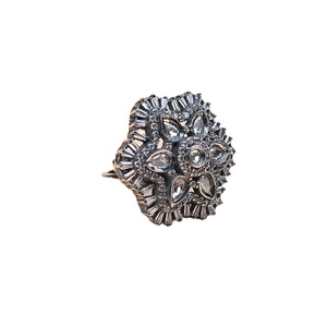 Design attrayant oxydé couleur argent Design Floral pierres Moissanite bagues cloutées pour les vêtements de fiançailles de mariage des femmes - Product Image 1