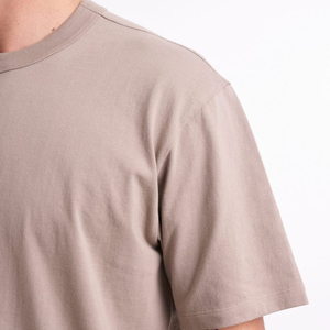 Camiseta 100% algodón para hombre, corte holgado, estampada con serigrafía, camiseta de alta calidad, estilo boxy y corta. - Product Image 4