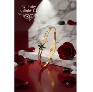 Pulsera de Flores Antideslustre Más Vendida, Talla Bebé, Diseño Floral Adorable, Joyería Infantil para Niñas, Cómoda para Uso Diario, Oferta para Fiestas - Product Image 3