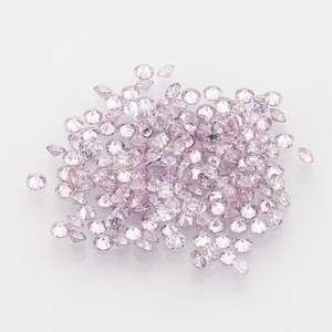 Diamante suelto de corte redondo de 1 mm a 3 mm, color púrpura intenso cultivado en laboratorio, para la fabricación de joyas, color elegante, pulido a mano en India. - Product Image 1