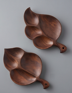 Plato de servir de madera hecho a mano con diseño minimalista, vajilla artesanal de madera natural para decoración de cocina y hogar. - Product Image 1
