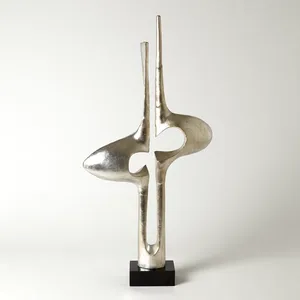 Escultura Metálica Decorativa Hecha a Mano, Pieza Elegante para Diseñadores de Interiores, Arquitectos, Compradores de Hostelería y Comerciales - Product Image 5