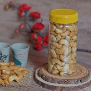 Kacang Mete Premium W180 Asal Vietnam 220g dalam Kotak dengan Tutup Kuning - 99% Kacang Mete & 1% Garam Siap Pakai - Product Image 3