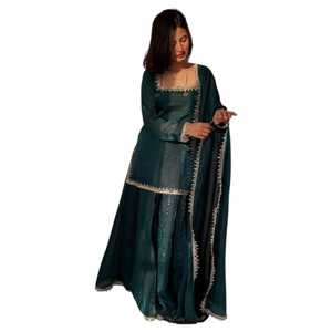 Robes Anarkali Punjabi de qualité supérieure, vêtements indiens et pakistanais, taille et couleur personnalisées, tenue de luxe pour mariage et fête - Product Image 1
