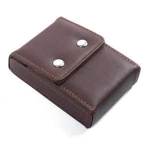 Étui à cartes en cuir PU marron avec fermeture magnétique, support portable pour jeu, design à coins carrés - Product Image 2