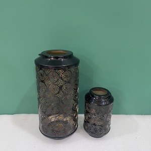 Juego de 2 Faroles Votivos Marroquíes Decorativos de Hierro de Diseño Artesanal con Acabado Negro Modelo L650 AB - Product Image 4