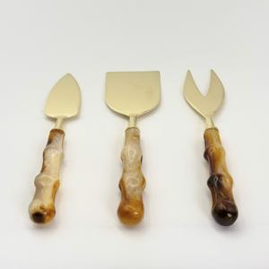 Juego de Cuchillos para Queso y Untador de Mantequilla para Desayuno, Novedad, Utensilios de Acero Inoxidable Dorado con Mango de Resina - Product Image 2