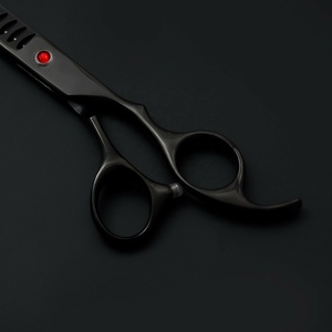 Tijeras de adelgazamiento del cabello de peluquero negro mate con logotipo personalizado Herramienta de corte de cabello de belleza Premium con hoja Roma afilada de acero inoxidable - Product Image 6