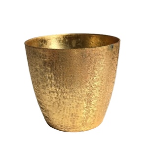 Golden Embossed Aluminium Candle <b>Jar</b> Tapred High Quality Table Top Candle Vessel High Quality - Product Image 1