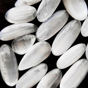 Pierre de Sélénite Cabochon pour la Croissance Professionnelle, l'Élimination des Énergies Négatives, la Guérison Reiki, la Méditation, Bijou Cadeau - Product Image 3