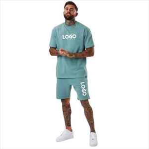 ชุดกีฬาฤดูร้อนแบบสองชิ้นสำหรับผู้ชาย ปรับแต่งได้ เสื้อแขนสั้นระบายอากาศและกางเกงขาสั้น ชุดกีฬากลางแจ้ง - Product Image 1